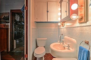 Island Cottage on Evans Lake: Boat Rental Required