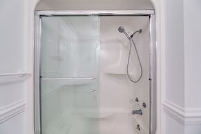 New Bern Home w/ Direct Access to Neuse River