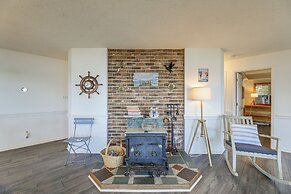 New Bern Home w/ Direct Access to Neuse River