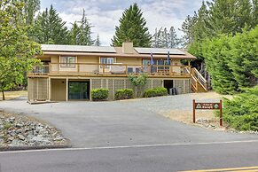 Hikers Escape Home Near Beach, Golf & Yosemite