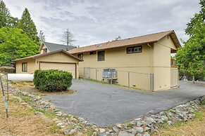 Hikers Escape Home Near Beach, Golf & Yosemite