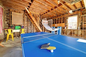 < 4 Mi to Cooperstown: Charming Historic Home!