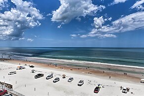 Oceanfront Daytona Beach Studio w/ Balcony