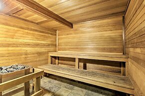 Keystone Ski Condo w/ Mtn View - Walk to Gondola!