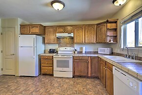 Pet-friendly Grand Junction Townhome w/ Yard!