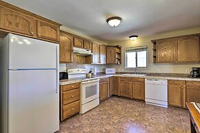 Pet-friendly Grand Junction Townhome w/ Yard!