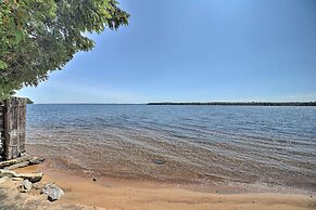Plattsburgh Home w/ Deck on Lake Champlain