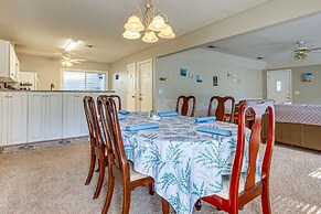 Welcoming Perdido Bay Home < 1 Mile to Dock