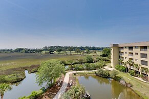Walk to Beach: Hilton Head Condo w/ Golf Views