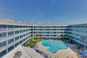 Hilton Head Resort Condo Rental: Walk to Beach!