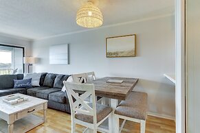 Walk to Beach: Hilton Head Condo w/ Golf Views