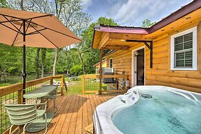 Private Hot Tub: Tuckasegee River Couple's Escape