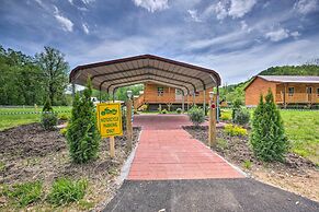 Private Hot Tub: Tuckasegee River Couple's Escape