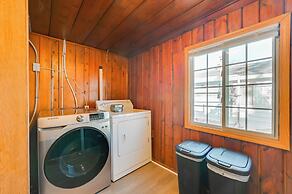 Houghton Lake Cottage - Central Location!