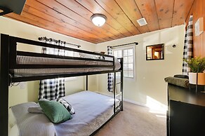 Houghton Lake Cottage - Central Location!