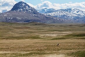 Pano Views! Custom Cabin on Rocky Mountain Front