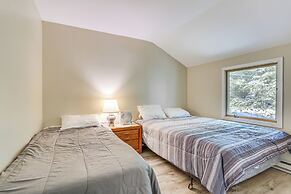 Screened Porch & Deck: Pet-friendly Poconos Escape