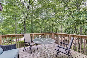 Screened Porch & Deck: Pet-friendly Poconos Escape