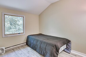 Screened Porch & Deck: Pet-friendly Poconos Escape