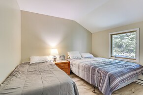 Screened Porch & Deck: Pet-friendly Poconos Escape