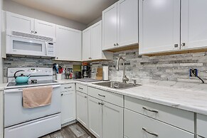 Screened Porch & Deck: Pet-friendly Poconos Escape