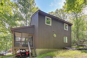 Screened Porch & Deck: Pet-friendly Poconos Escape