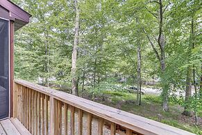 Screened Porch & Deck: Pet-friendly Poconos Escape
