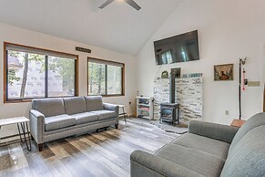 Screened Porch & Deck: Pet-friendly Poconos Escape
