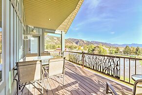 Stunning Valley Home w/ Furnished Deck & Mtn Views