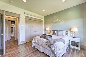 Stunning Valley Home w/ Furnished Deck & Mtn Views