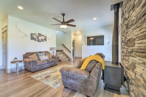 Stunning Valley Home w/ Furnished Deck & Mtn Views