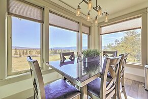 Stunning Valley Home w/ Furnished Deck & Mtn Views
