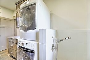 Stunning Valley Home w/ Furnished Deck & Mtn Views