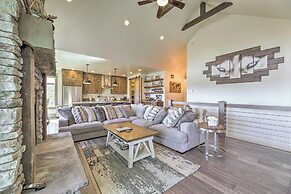 Stunning Valley Home w/ Furnished Deck & Mtn Views