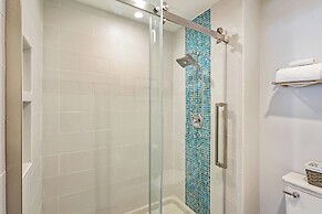 Upscale Step-free Branson Getaway: Resort Perks!