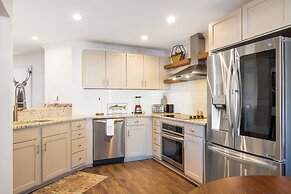 Upscale Step-free Branson Getaway: Resort Perks!