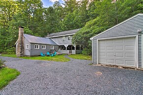 Ludlow Home w/ Hot Tub, Near Okemo Resort!