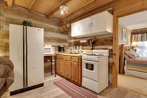 Townsend Apt on Little River - 3 Mi to Natl Park!