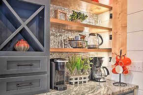 Modern Broken Bow Cabin: Large Deck, BBQ & Pergola