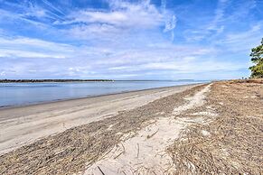 Coastal Sea Pines Escape: Walk to Beach!