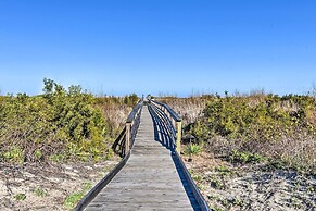 Relaxing Harbor Island Condo: Walk to the Beach!