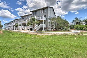Relaxing Harbor Island Condo: Walk to the Beach!