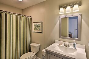 Relaxing Harbor Island Condo: Walk to the Beach!