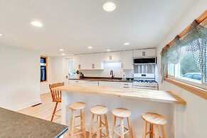Getaway in Sodus Point w/ Private Yard