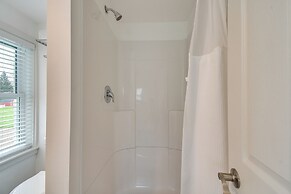 Getaway in Sodus Point w/ Private Yard