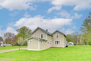 Getaway in Sodus Point w/ Private Yard