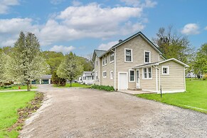 Getaway in Sodus Point w/ Private Yard