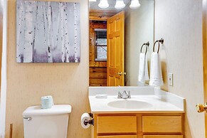 Pigeon Forge Vacation Rental: 1 Mi to Dollywood