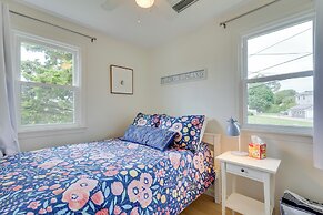 Cozy Narragansett Cottage w/ Dock & Outdoor Shower