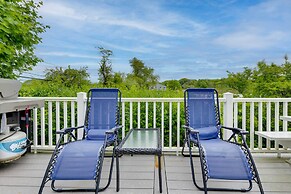 Cozy Narragansett Cottage w/ Dock & Outdoor Shower